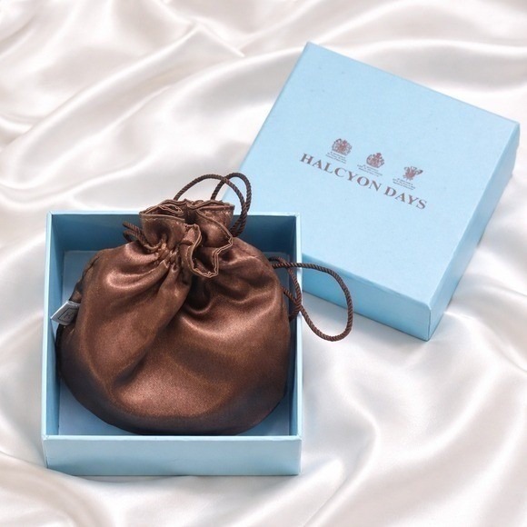 Halcyon Days Black Enamel Gold Tone Bangle Bracelet Made in England w/ Box *EUC* - Picture 6 of 7